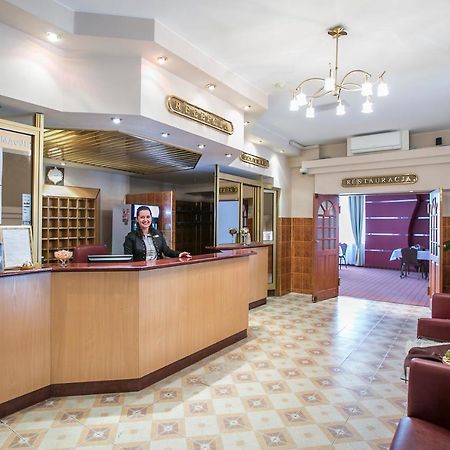 ביילסק פודלסיה Hotel Unibus מראה חיצוני תמונה
