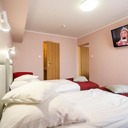 ביילסק פודלסיה Hotel Unibus מראה חיצוני תמונה