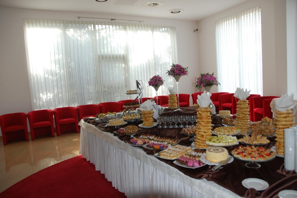 ביילסק פודלסיה Hotel Unibus מראה חיצוני תמונה