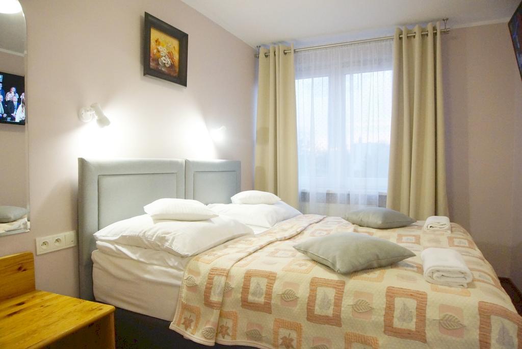 ביילסק פודלסיה Hotel Unibus מראה חיצוני תמונה