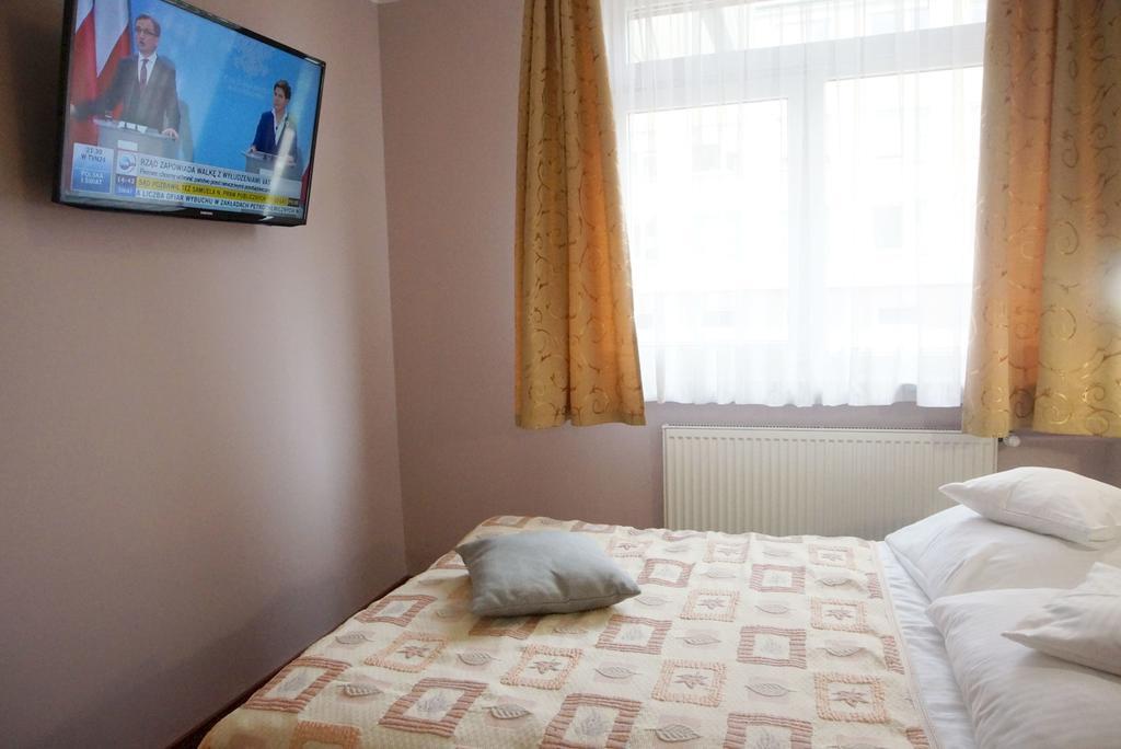 ביילסק פודלסיה Hotel Unibus מראה חיצוני תמונה