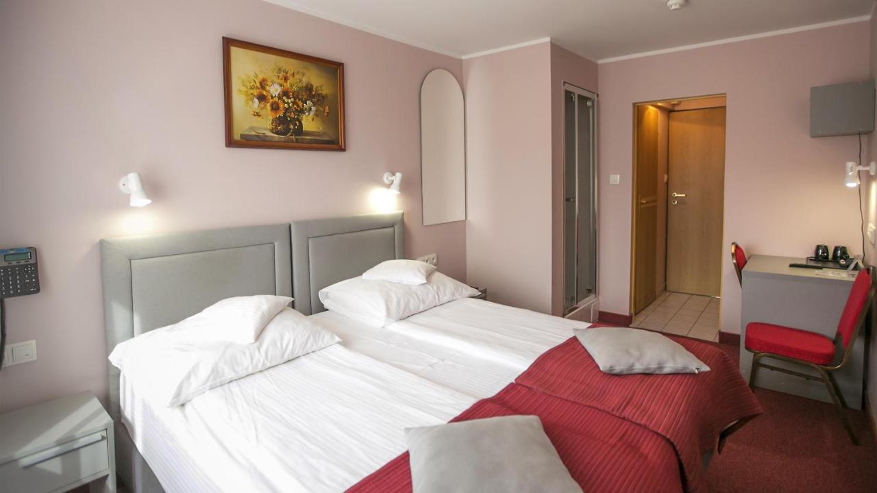 ביילסק פודלסיה Hotel Unibus מראה חיצוני תמונה