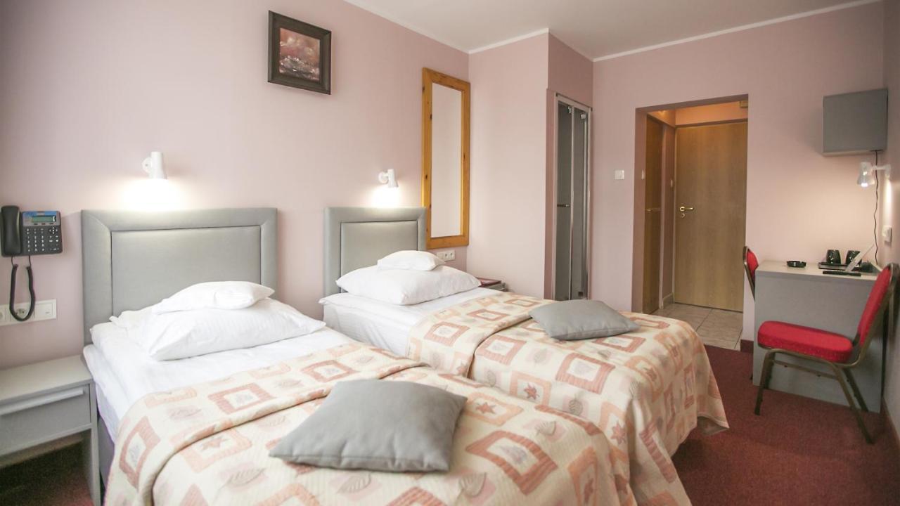 ביילסק פודלסיה Hotel Unibus מראה חיצוני תמונה