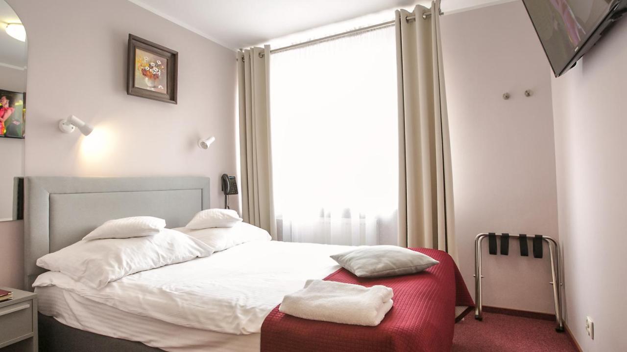 ביילסק פודלסיה Hotel Unibus מראה חיצוני תמונה