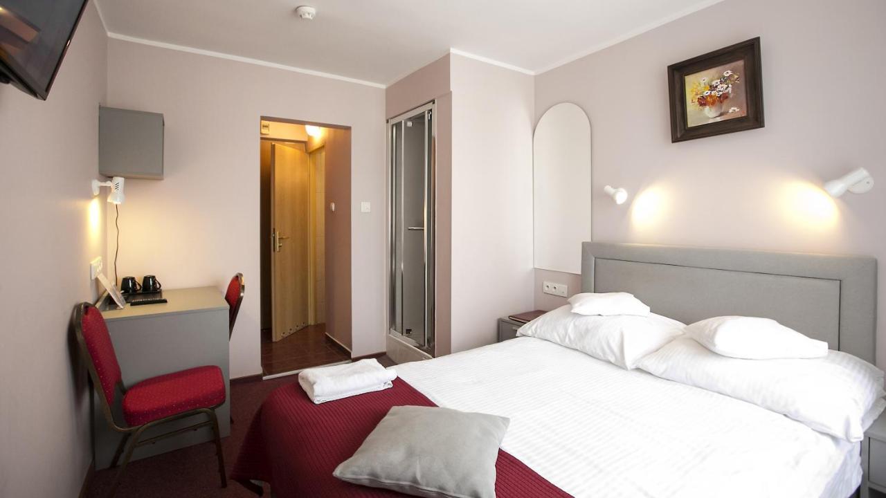 ביילסק פודלסיה Hotel Unibus מראה חיצוני תמונה