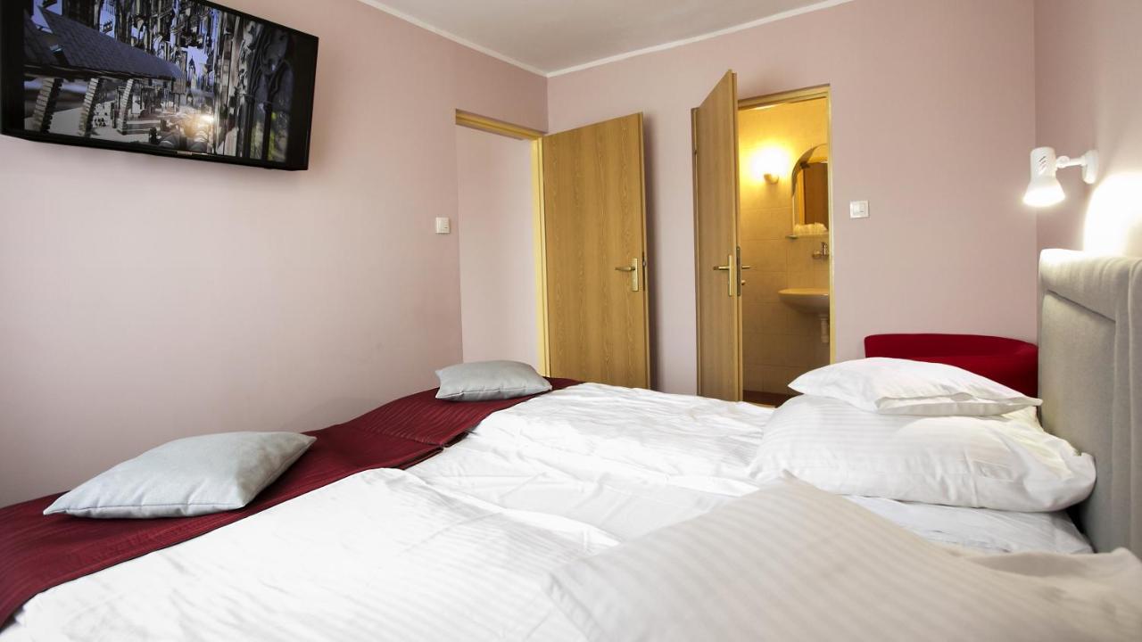 ביילסק פודלסיה Hotel Unibus מראה חיצוני תמונה