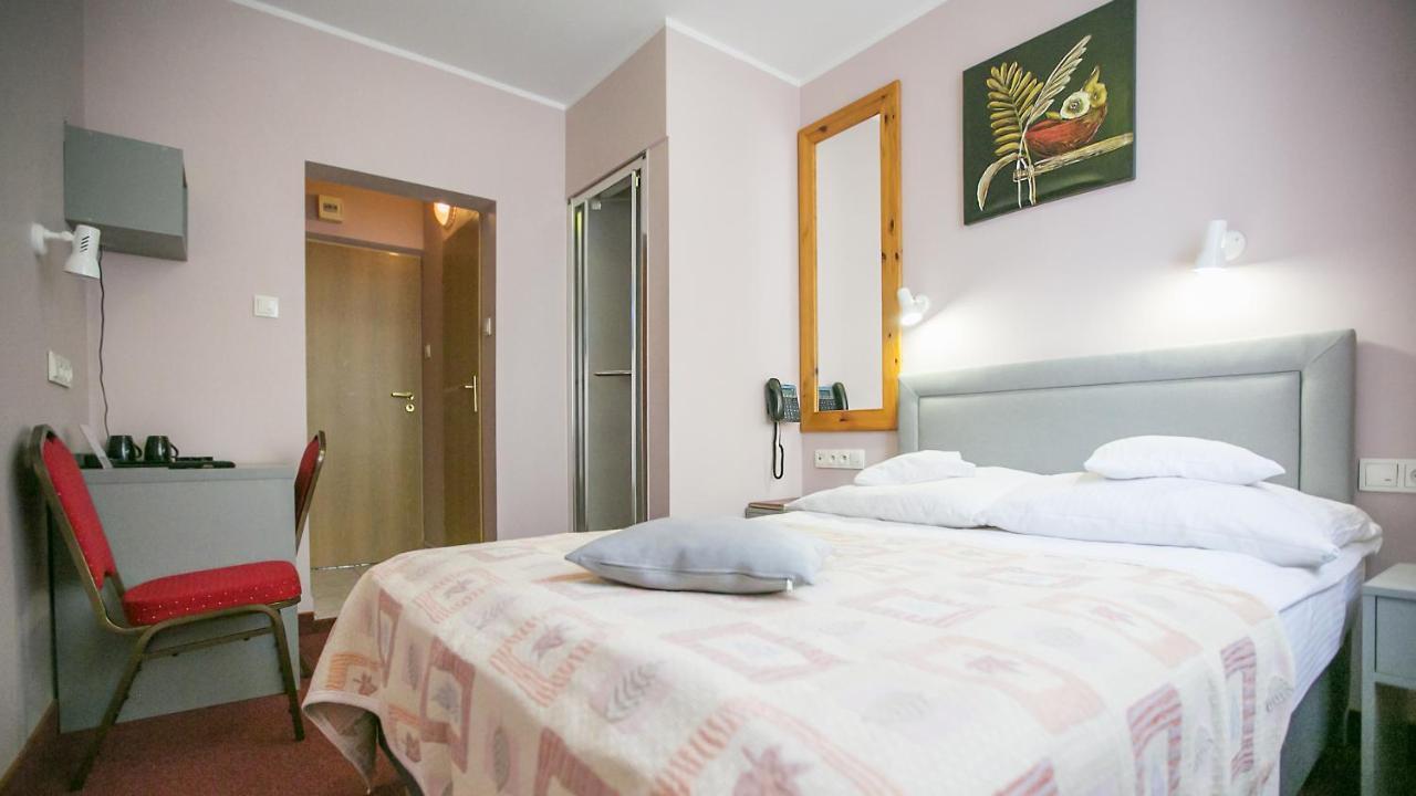ביילסק פודלסיה Hotel Unibus מראה חיצוני תמונה