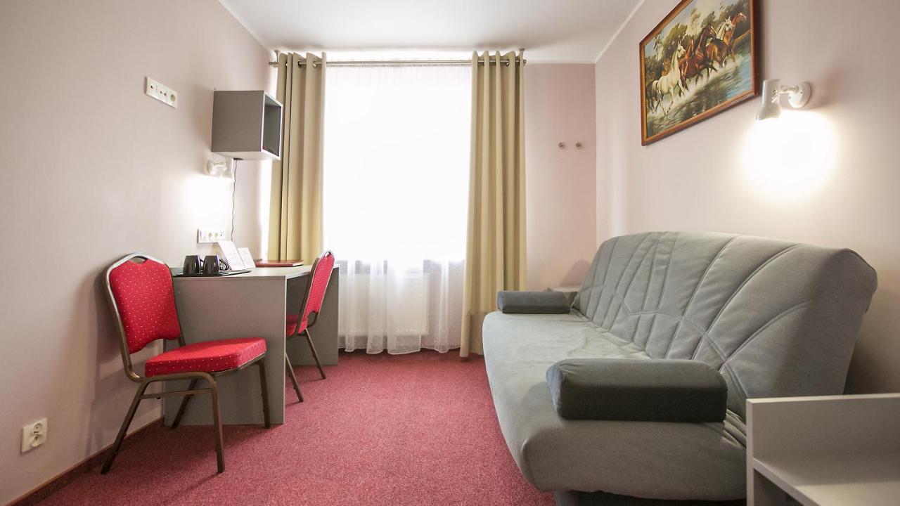 ביילסק פודלסיה Hotel Unibus מראה חיצוני תמונה