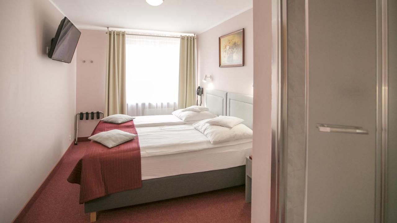 ביילסק פודלסיה Hotel Unibus מראה חיצוני תמונה