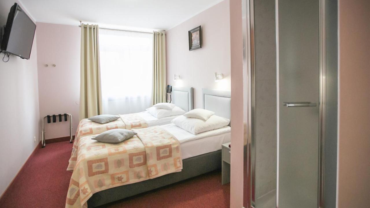 ביילסק פודלסיה Hotel Unibus מראה חיצוני תמונה
