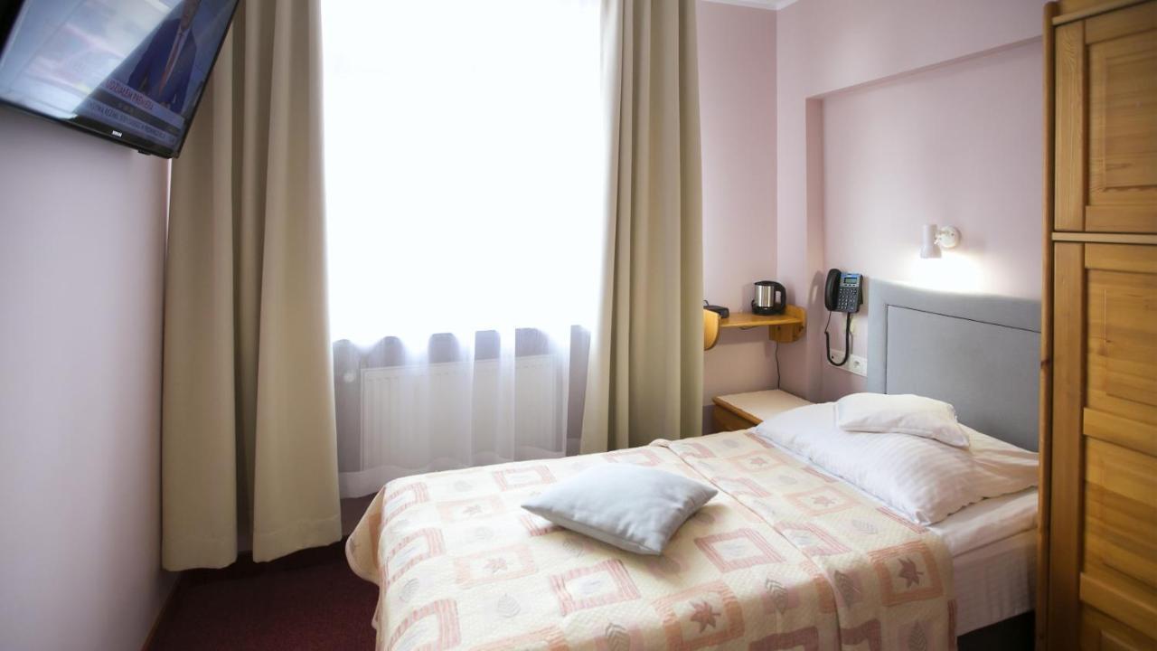 ביילסק פודלסיה Hotel Unibus מראה חיצוני תמונה