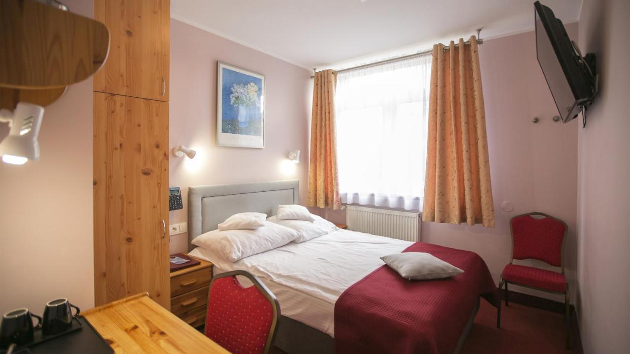 ביילסק פודלסיה Hotel Unibus מראה חיצוני תמונה