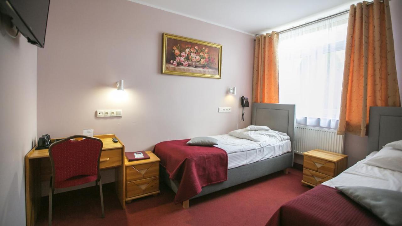 ביילסק פודלסיה Hotel Unibus מראה חיצוני תמונה