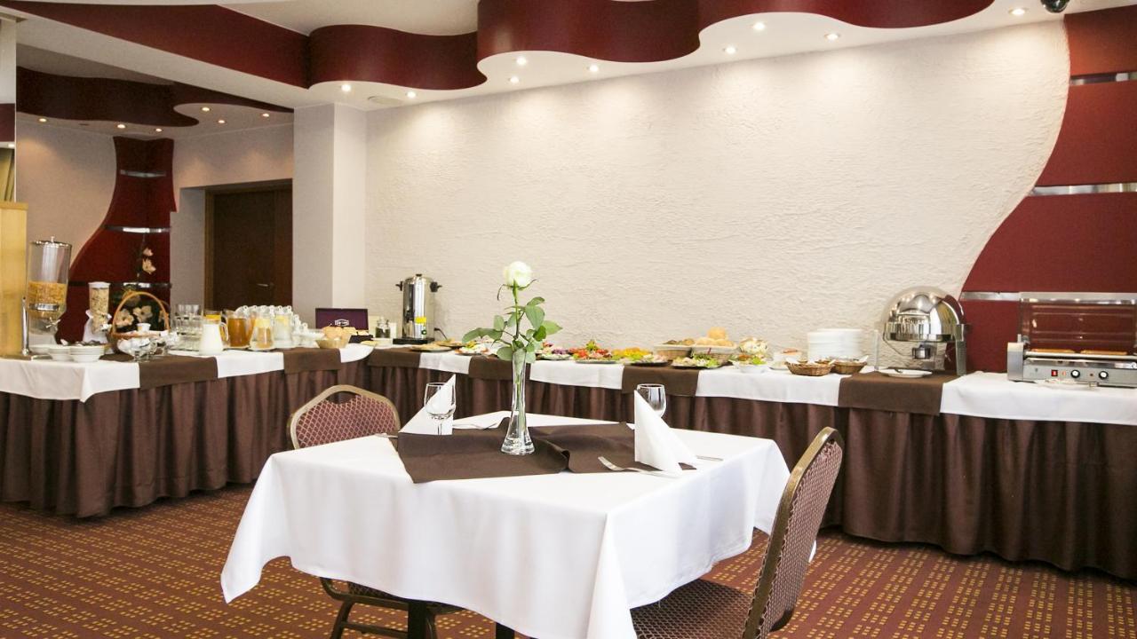 ביילסק פודלסיה Hotel Unibus מראה חיצוני תמונה