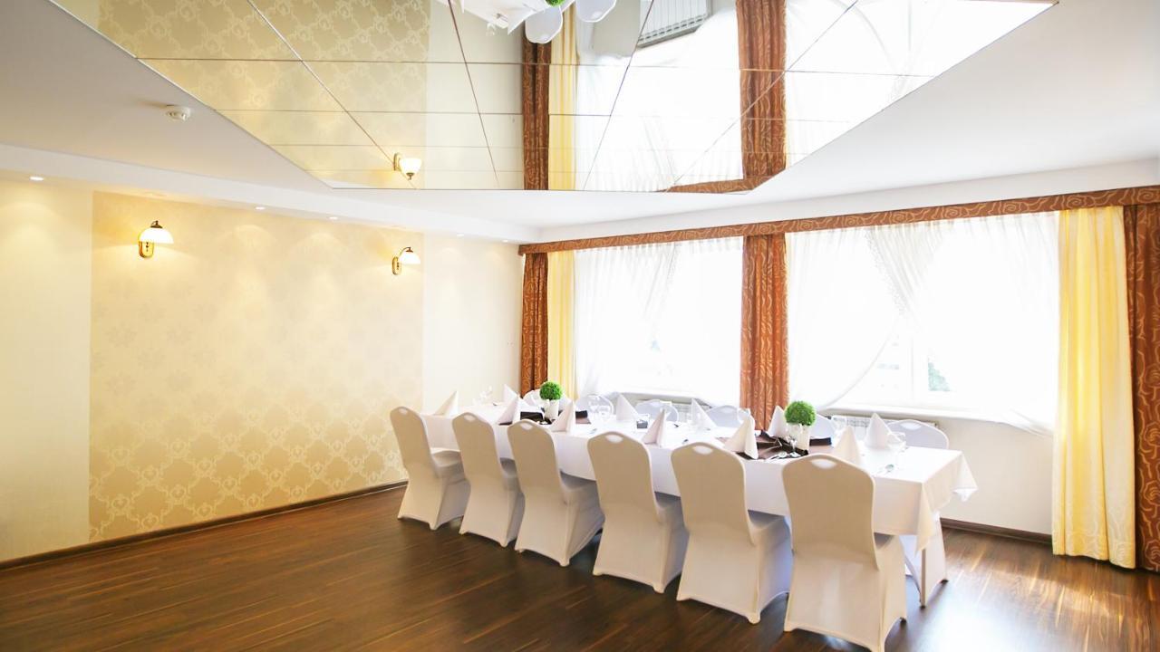 ביילסק פודלסיה Hotel Unibus מראה חיצוני תמונה