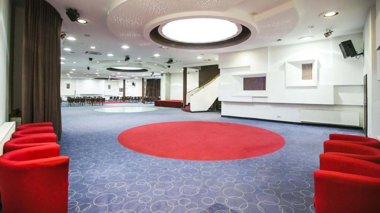 ביילסק פודלסיה Hotel Unibus מראה חיצוני תמונה